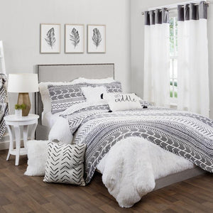 Bedding Bundle: Hygge Geo Quilt Set + Emma Faux Fur Comforter - King